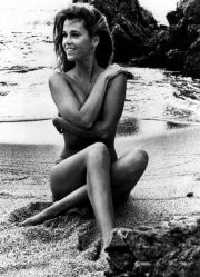 Jeane Fonda nuda in spiaggia